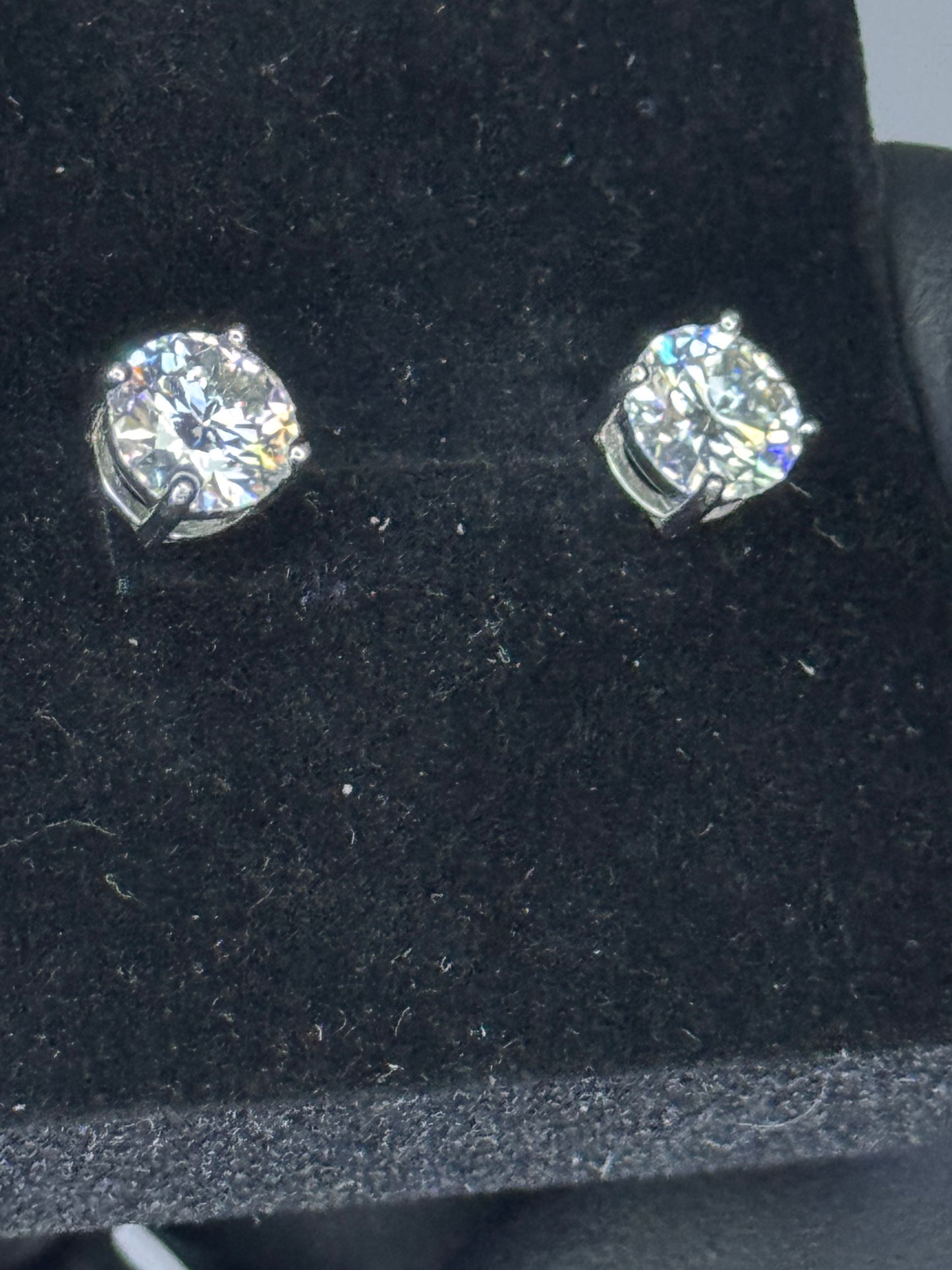 Gray&Co 2ct Round Stud Earrings