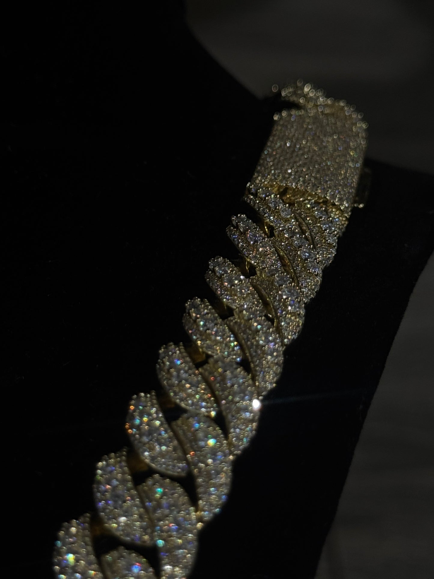 Gray&Co 16mm 3D Moissanite Cuban Link Chain